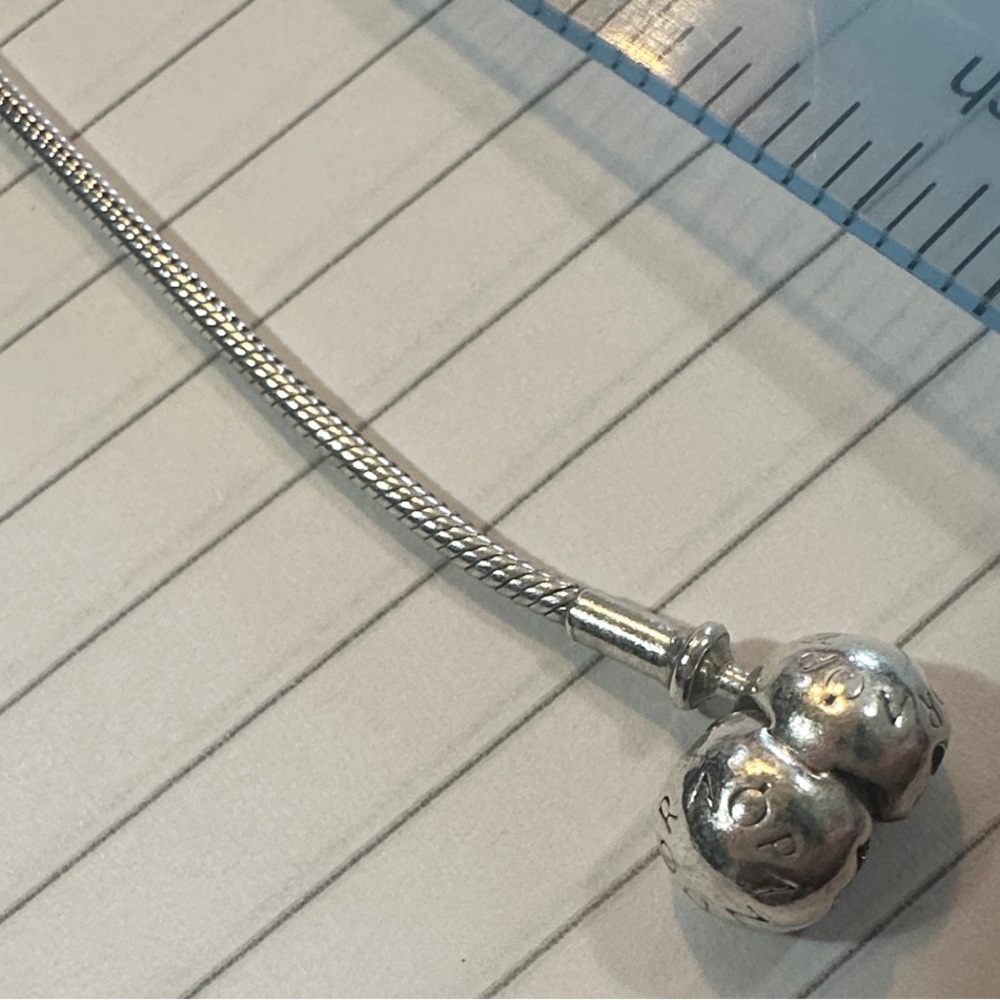 Round pandora bracelet size 7.5